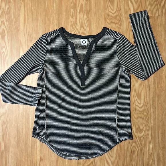 Anthropologie Akemi + Kin Top - Picture 3 of 7